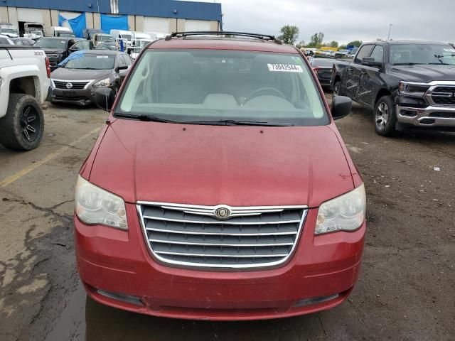 2009 Chrysler Town & Country LX