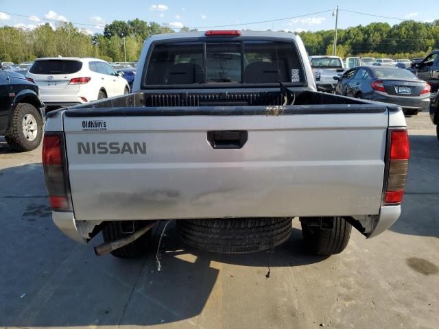 2000 Nissan Frontier Crew Cab XE