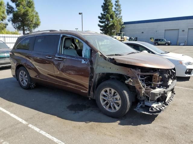 2021 Toyota Sienna XLE