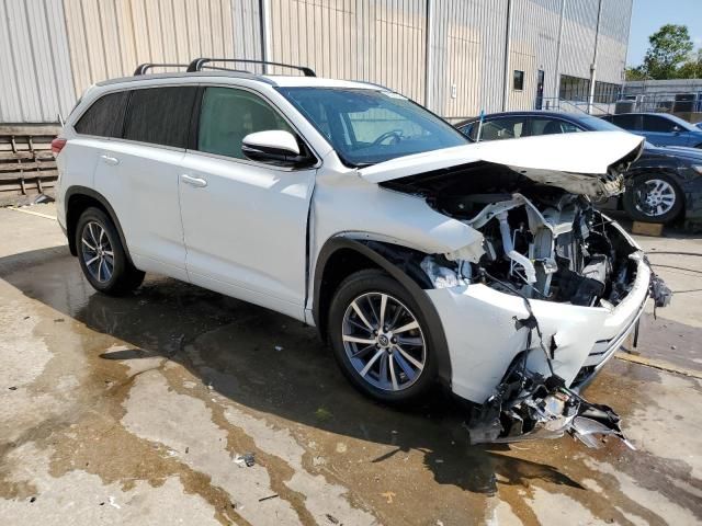 2017 Toyota Highlander SE