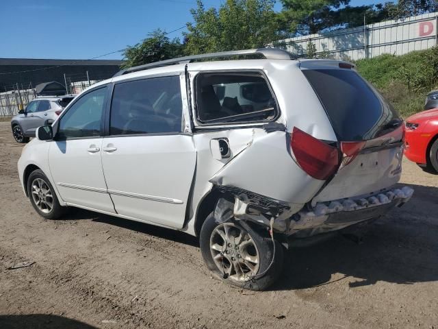 2004 Toyota Sienna XLE