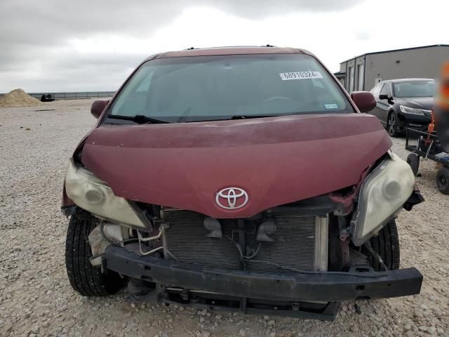 2011 Toyota Sienna XLE