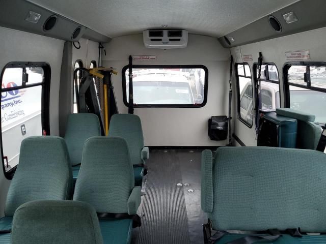 2006 Ford Econoline E450 Super Duty Cutaway Van