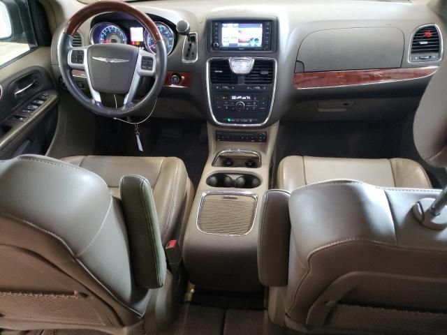 2013 Chrysler Town & Country Limited