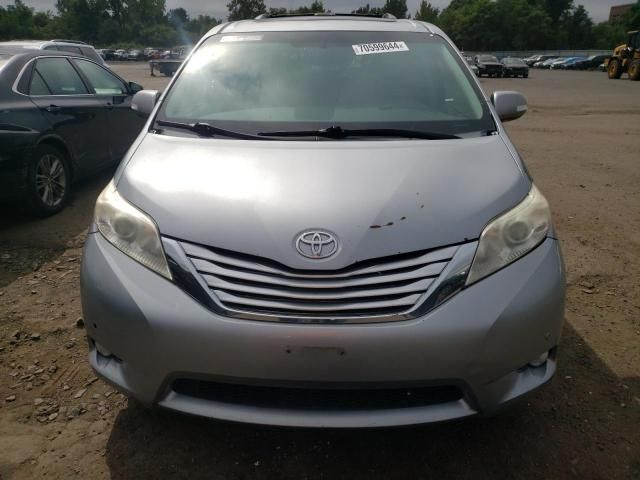 2013 Toyota Sienna XLE