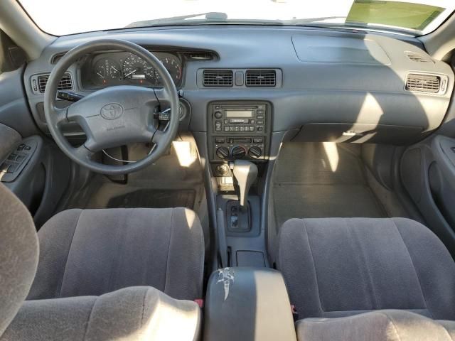 1999 Toyota Camry LE