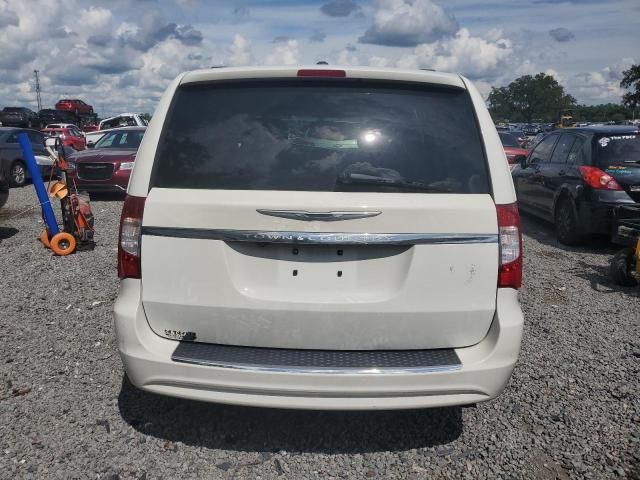 2013 Chrysler Town & Country Touring