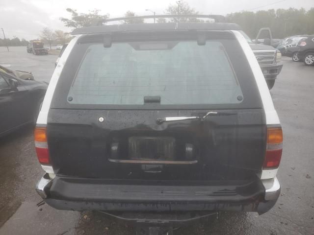 1997 Nissan Pathfinder LE