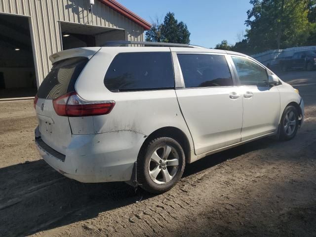 2017 Toyota Sienna LE