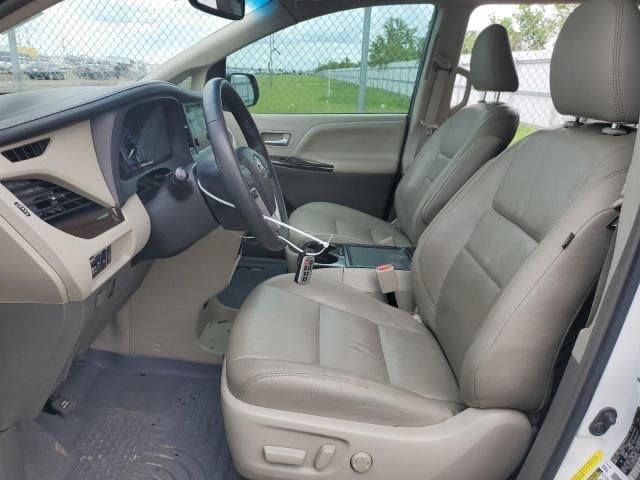 2017 Toyota Sienna XLE