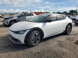 KIA Vehiculos salvage en venta: 2022 KIA EV6 Light