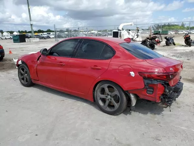 2018 Alfa Romeo Giulia Q4