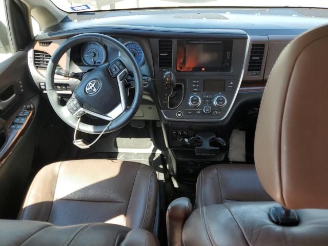 2016 Toyota Sienna XLE