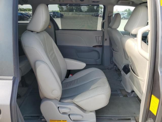 2013 Toyota Sienna XLE