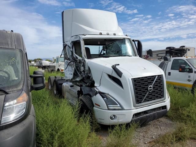 2019 Volvo VNR