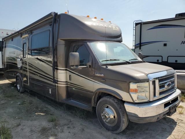 2011 Ford Econoline E450 Super Duty Cutaway Van