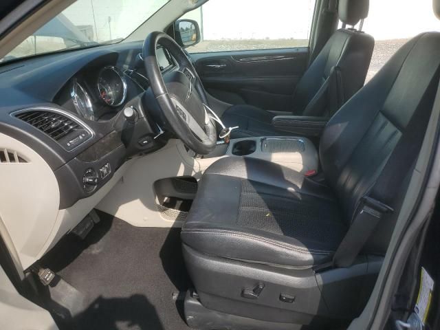 2014 Chrysler Town & Country Touring L