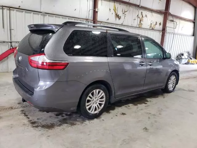 2015 Toyota Sienna XLE