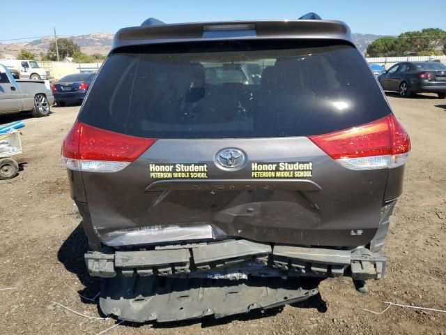 2013 Toyota Sienna LE