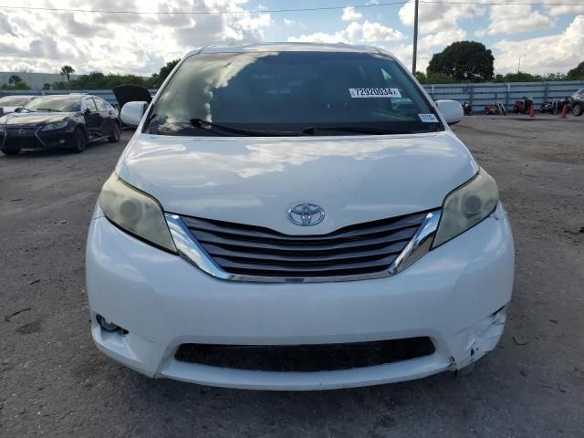 2015 Toyota Sienna XLE