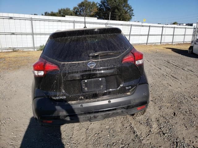 2020 Nissan Kicks SR