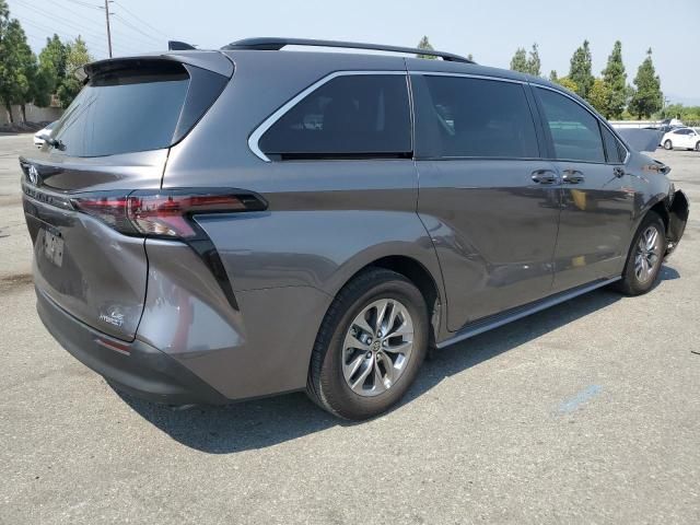 2023 Toyota Sienna LE