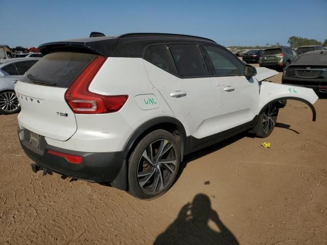 2019 Volvo XC40 T5 Momentum