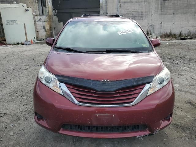 2015 Toyota Sienna LE