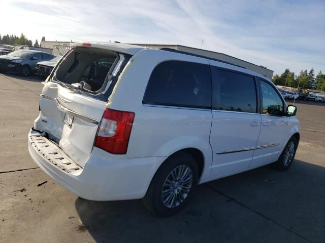 2014 Chrysler Town & Country Touring L