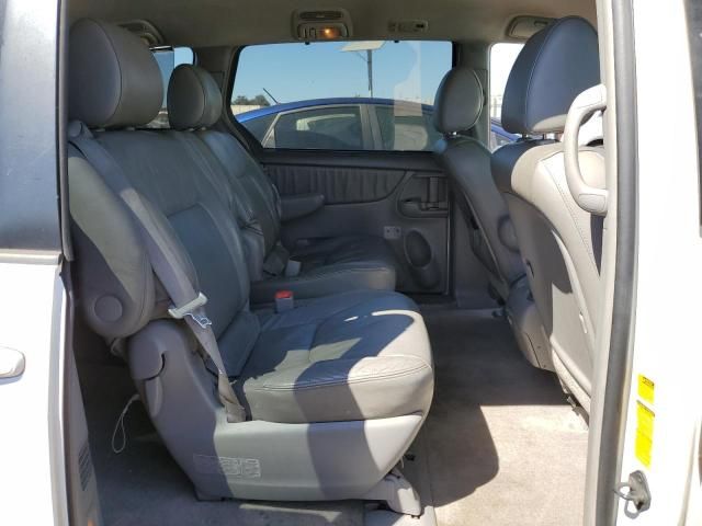 2010 Toyota Sienna XLE