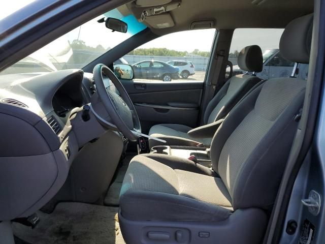 2006 Toyota Sienna CE