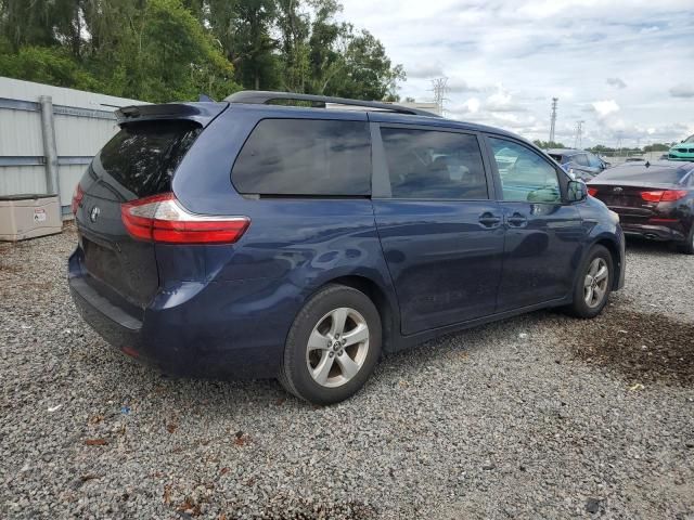 2018 Toyota Sienna LE