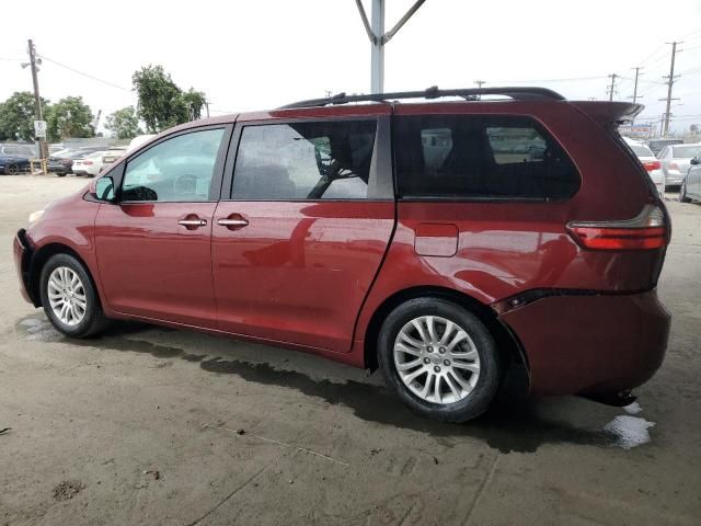 2017 Toyota Sienna XLE