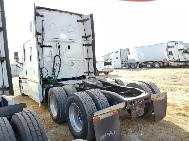 2021 Freightliner Cascadia 126