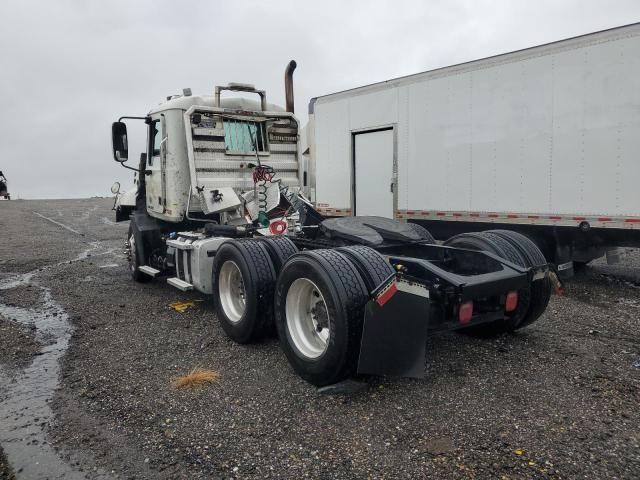 2016 Mack 600 CXU600