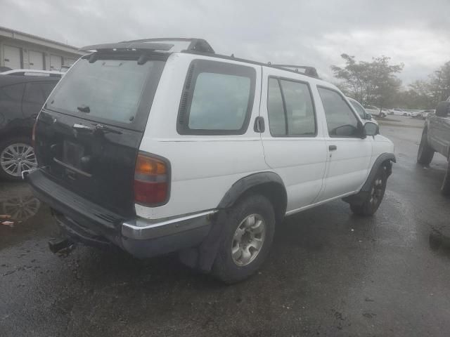 1997 Nissan Pathfinder LE