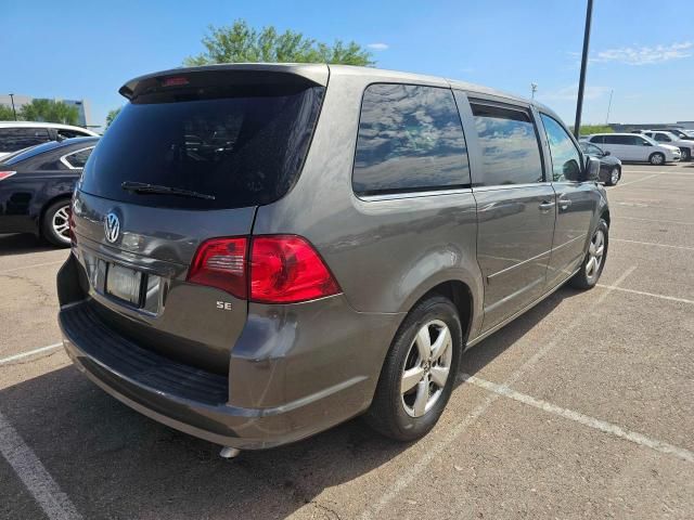 2010 Volkswagen Routan SE