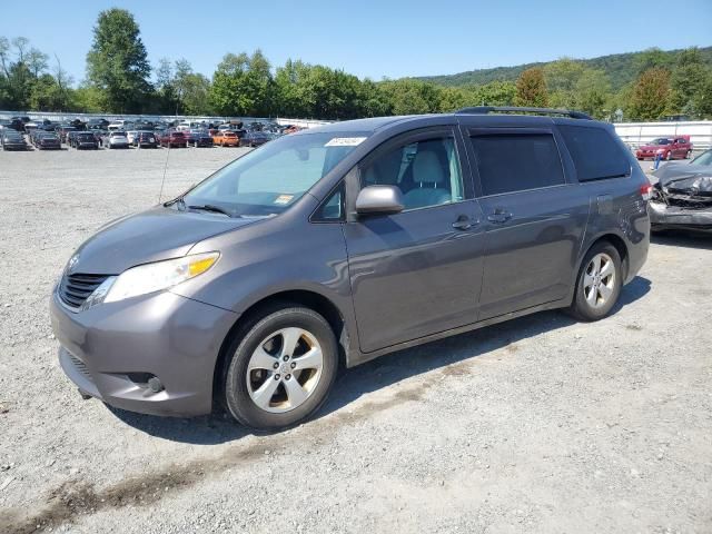 2013 Toyota Sienna LE