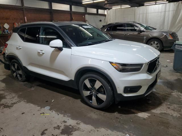 2019 Volvo XC40 T5 Momentum