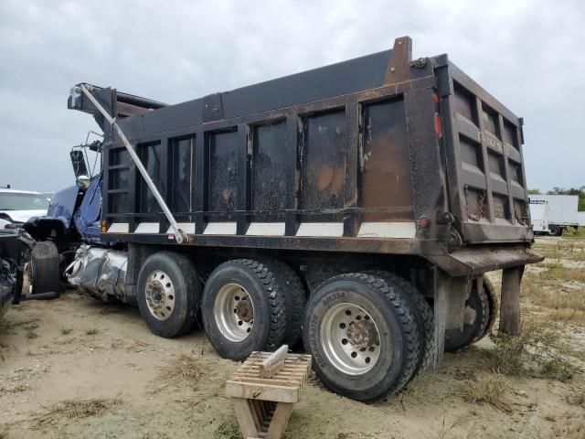 2013 Kenworth Construction T800