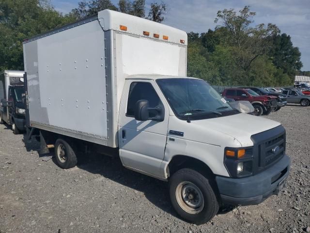 2012 Ford Econoline E350 Super Duty Cutaway Van