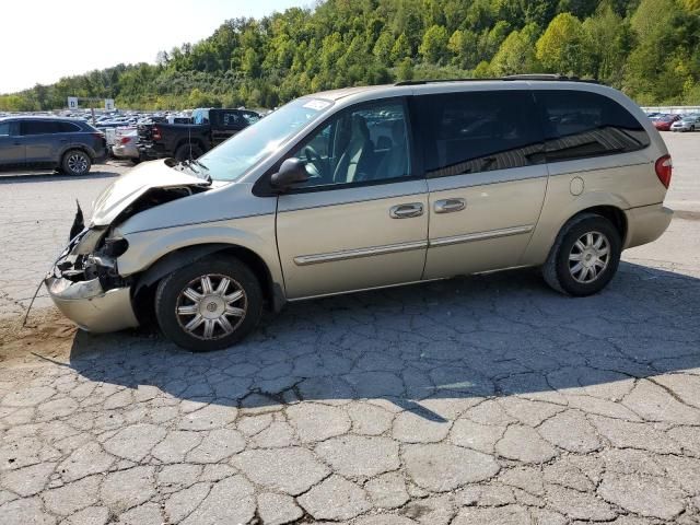 2005 Chrysler Town & Country Touring