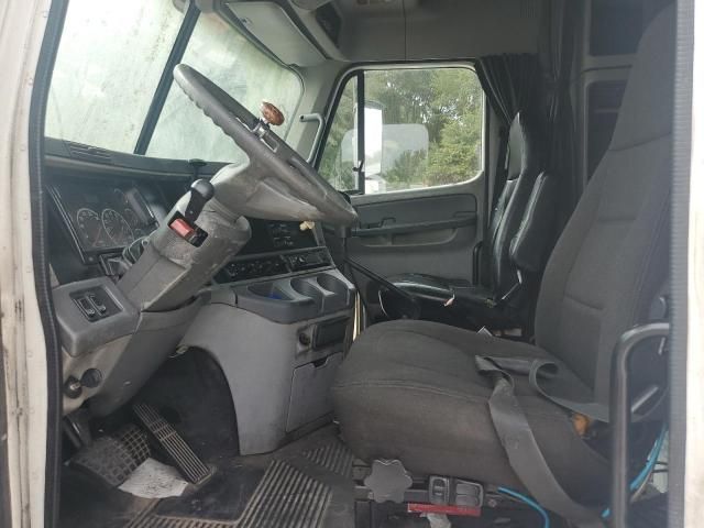 2004 Freightliner Conventional Columbia