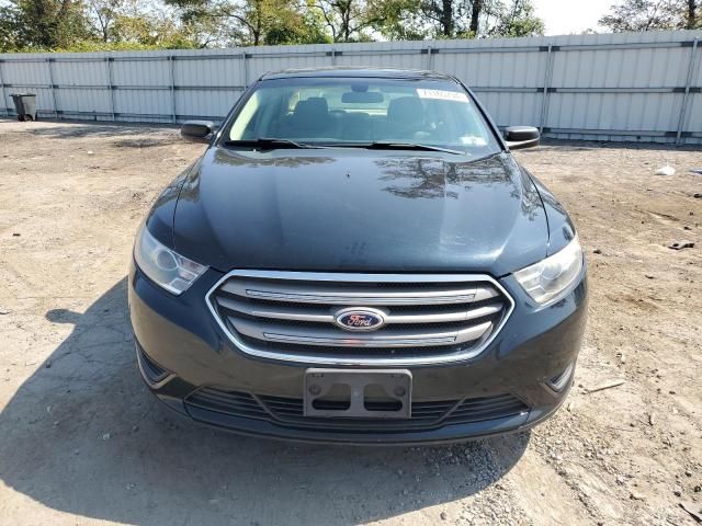 2014 Ford Taurus SE