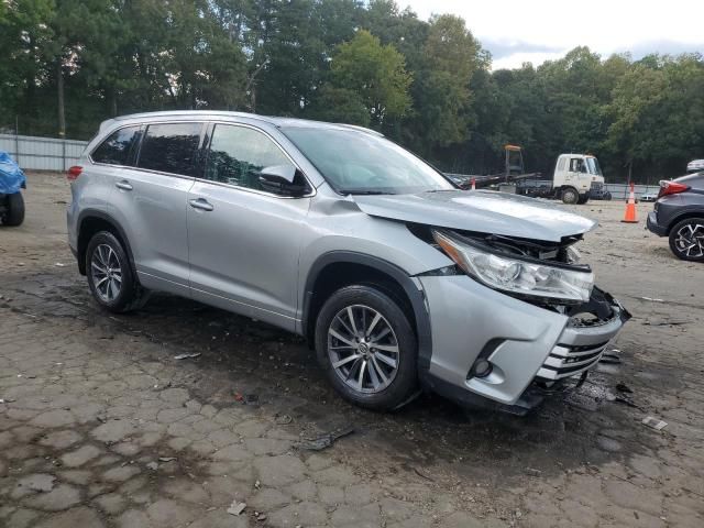 2017 Toyota Highlander SE