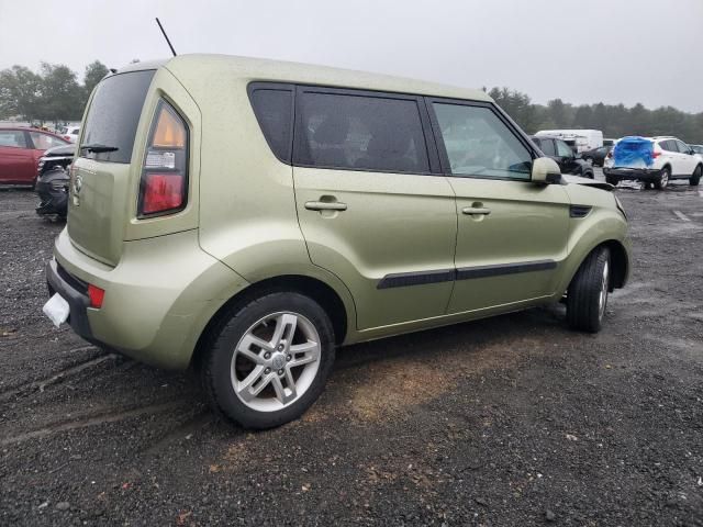 2011 KIA Soul +