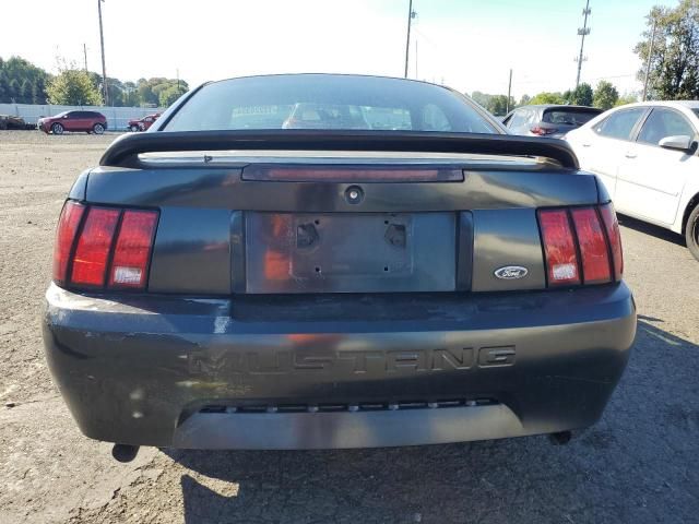 2000 Ford Mustang