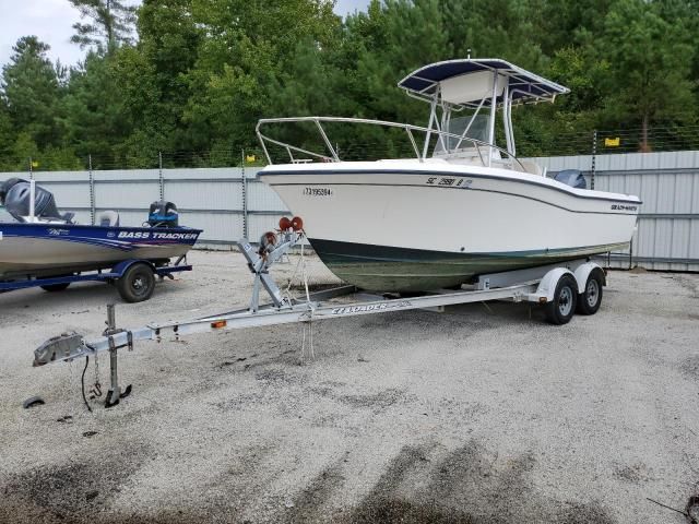 2001 Gradall Boat / TRA