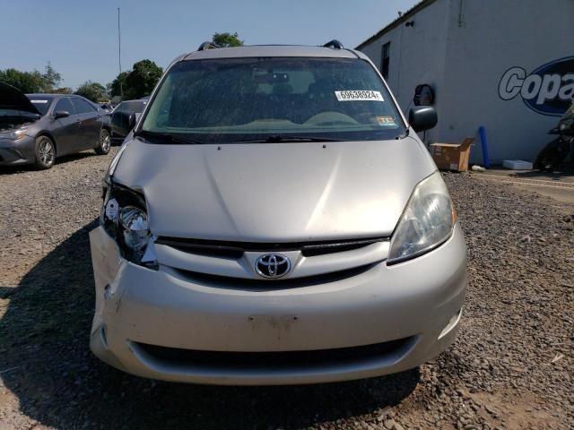 2010 Toyota Sienna LE