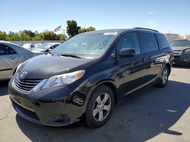 2015 Toyota Sienna LE